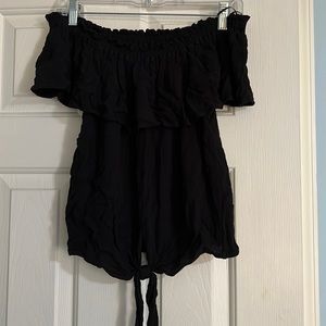 Womens Express off the shoulder tie front top. size Medium. Excellent condition